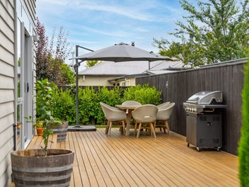 BEO $749,000 - A Location That Connects
