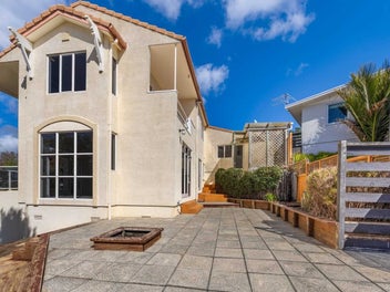 Sunny Family Home in Highlands park