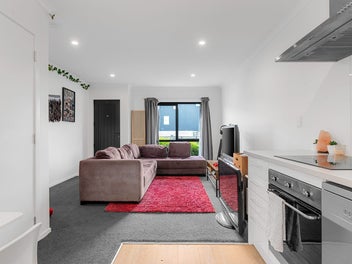 Two Ensuites, City Location = Easy Buying