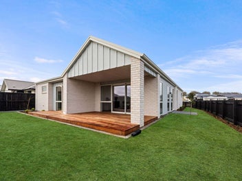 North Facing Family Retreat with Designer Detail
