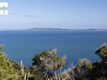 Stunning Coastal Views with Direct Beach Access