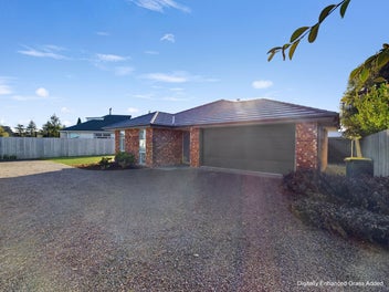 Generous Family Living in Darfield