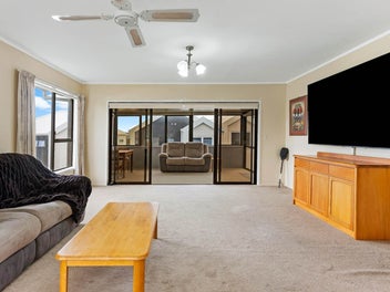 Premium Howick Village Opportunity