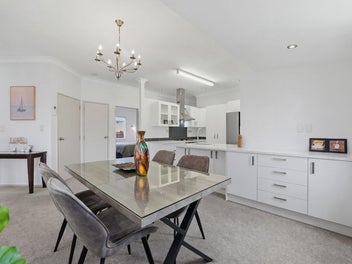 Modern Renovated Single-Level Freehold Living