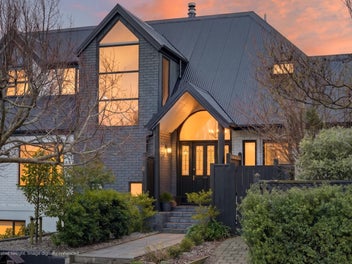 Extended Family Living and Spectacular Views