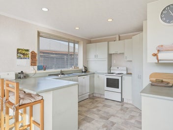 Superior single-level living