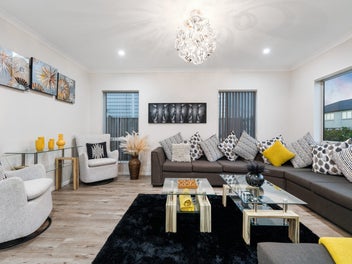THIS IS THE ONE! Luxury, Space & Location