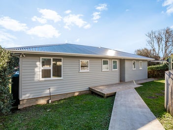 Rare Modern Living in the Bay!