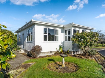 Double-Glazed, Move In Ready - BEO $499,000