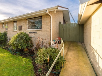 Sunny, spacious & surprisingly generous