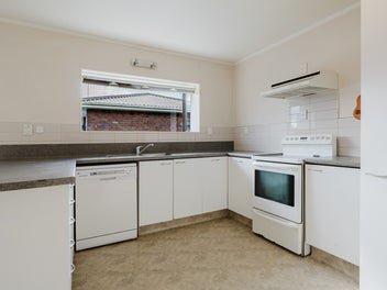 Low Maintenance Living, Walk to Town!