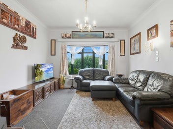 Charming Home – Full Of Potential