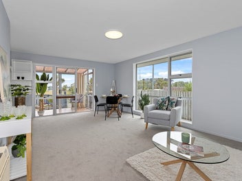 Estuary Views & Everyday Comfort!