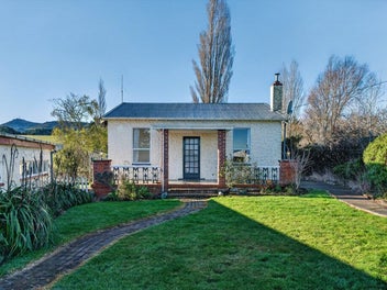 Character, Sunshine & Country Charm