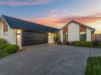 A home that wears its heart on the walls.
