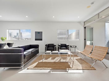 Spacious Freehold Living in Zenith Apartments