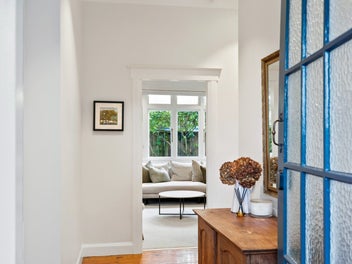 Pretty as a picture - positioned to perfection