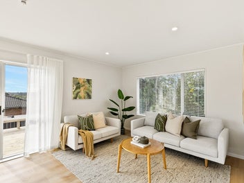 The Complete Package-Renovated Brick & Freehold