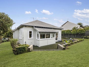 Remuera Village - Adorable, affordable, DGZ