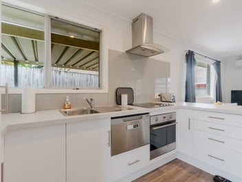 Private Brick & Tile Comfort in Dinsdale
