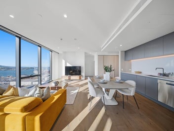 Luxury Pacifica with Harbour Views