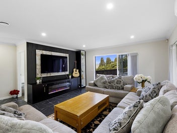 Exceptional Family Living with Three Bathrooms