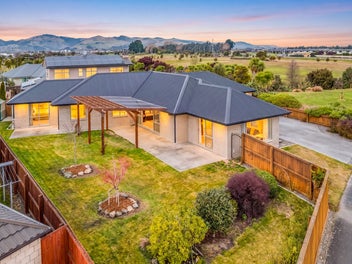 Auction Thursday - Call to View!