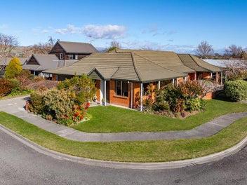 Spacious family living in a quiet cul-de-sac
