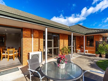 Spacious family living in a quiet cul-de-sac