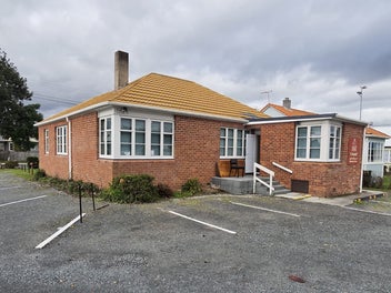 Image 1 of 8