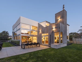 Architectural "X-factor"-The Ultimate Family Home