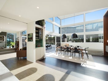 Architectural "X-factor"-The Ultimate Family Home