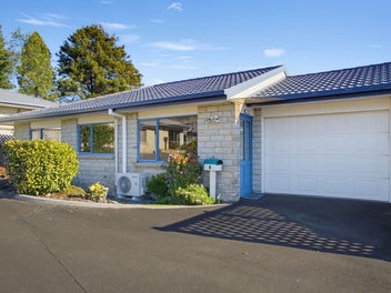 Peaceful & Private Easy Living in Prime Location