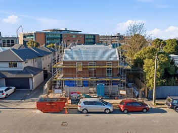 Sun, Space & Garaging. September Completion!