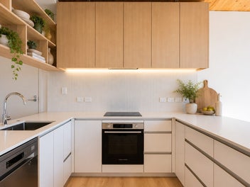 ** Last Chance | Prime Top-Floor Apartment **