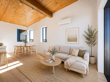 ** Last Chance | Prime Top-Floor Apartment **