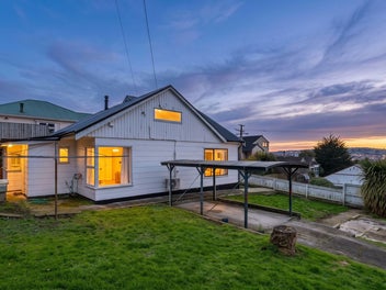 Space & Flexibility in Sought-After Mornington