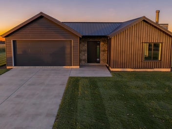 Pristine House in Applecroft Development, Hastings