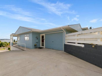 Coastal Views, Endless Potential