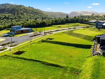 Build Your Future in Sought-After Kinloch
