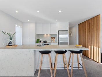 MOVE IN READY | RANGI & WESTLAKE ZONE!