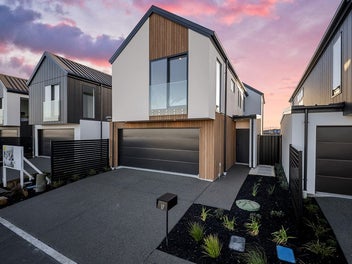Modern Family Living by MacIntosh Reserve