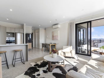 Effortless Hobsonville Living with Expansive Views