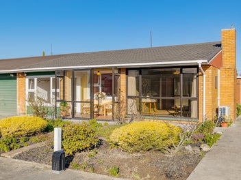 Opportunity for a savvy buyer - must be sold