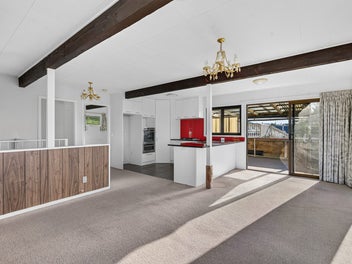 Coastal living in the heart of Riversdale Beach