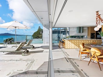 Large Scale Beachfront - Private Boat Storage