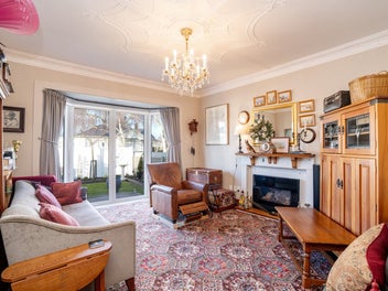 Classic Charm In Prime Windsor