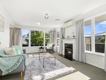 Sunny Family Living Awaits