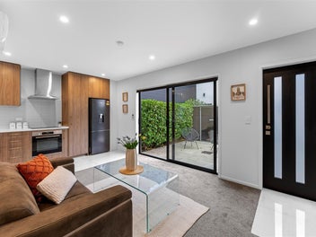Chic City Townhouse - Priced to Sell