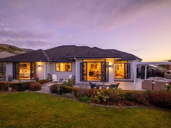 A Beautifully Renovated and Private Family Home!